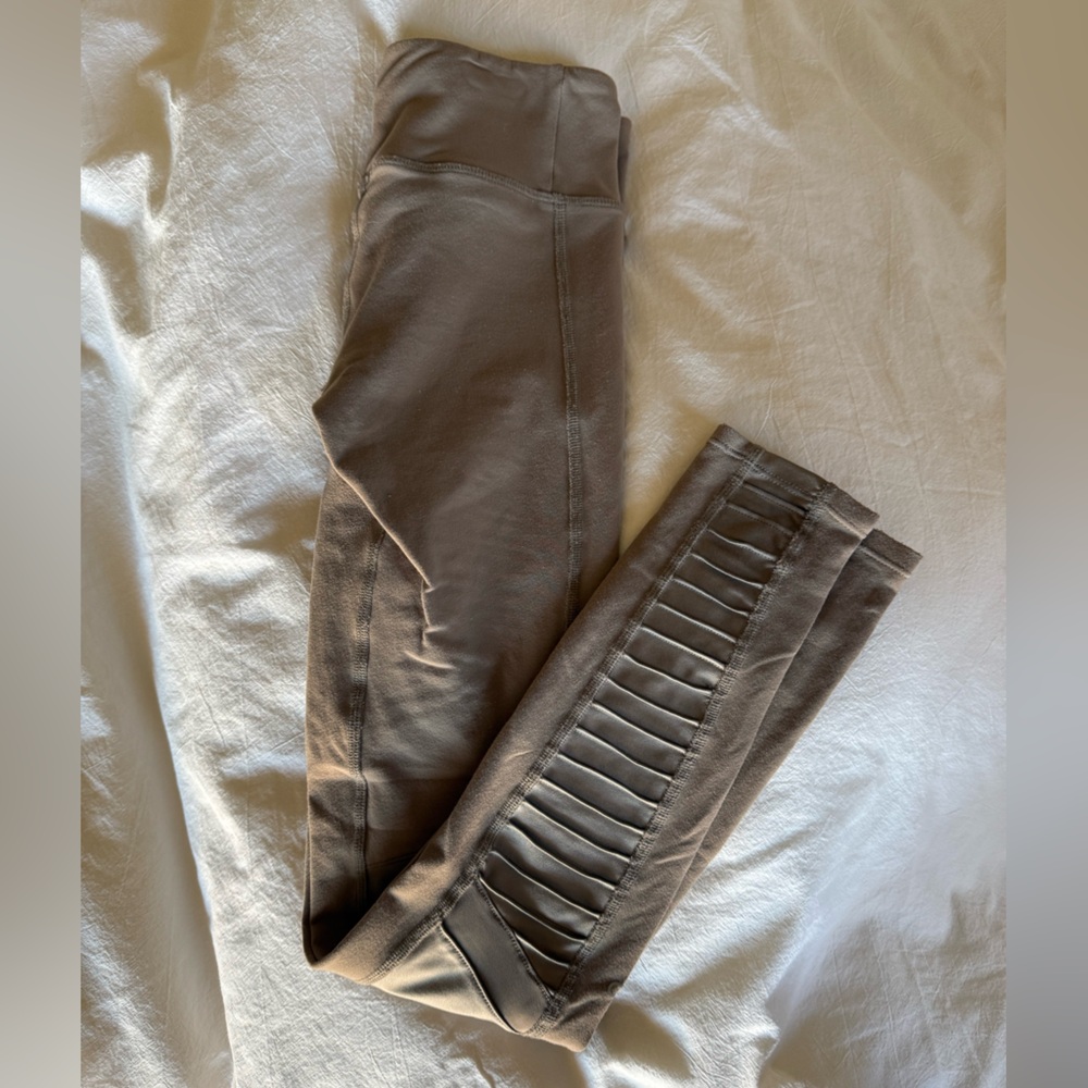 ALO Yoga Taupe Leggings with Ribbed Detail
